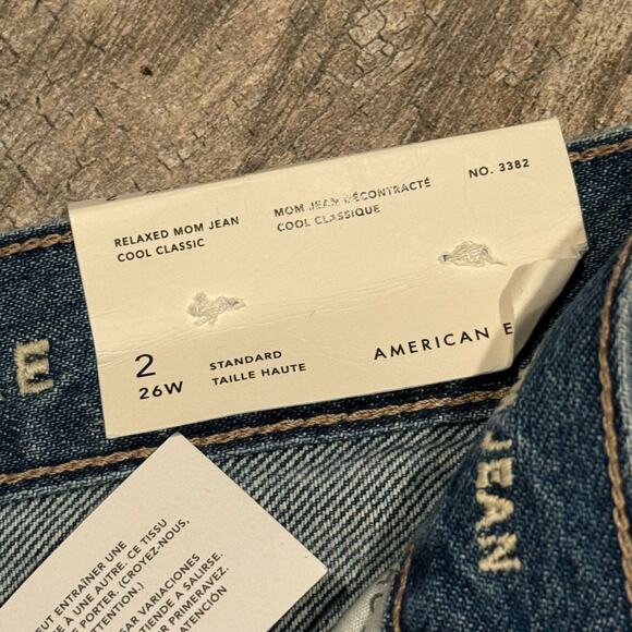 American Eagle NWT Relaxed Mom Jean Size 2/26W - Picture 4 of 9